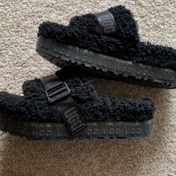 UGG slides - Picture 3 of 4